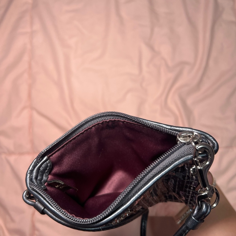 Coach wristlet - Picture 3 of 3
